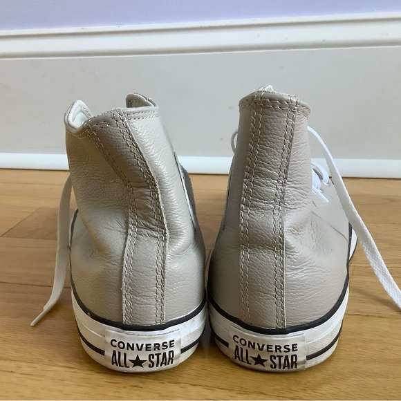 Women’s converse sneaker - Picture 3 of 4